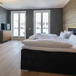 First Kompass Apartamento *
